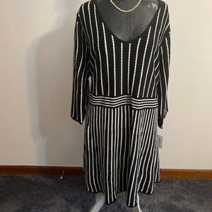 NY Collection Woman Black White stripes dress, size 3X